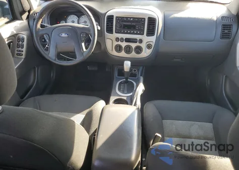 2006 Ford Escape Xlt from USA, damaged, VIN 1FMYU03167KA60693